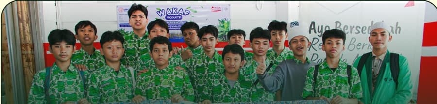 Siswa MAQ Al Ihsan berfoto bersama usai kegiatan