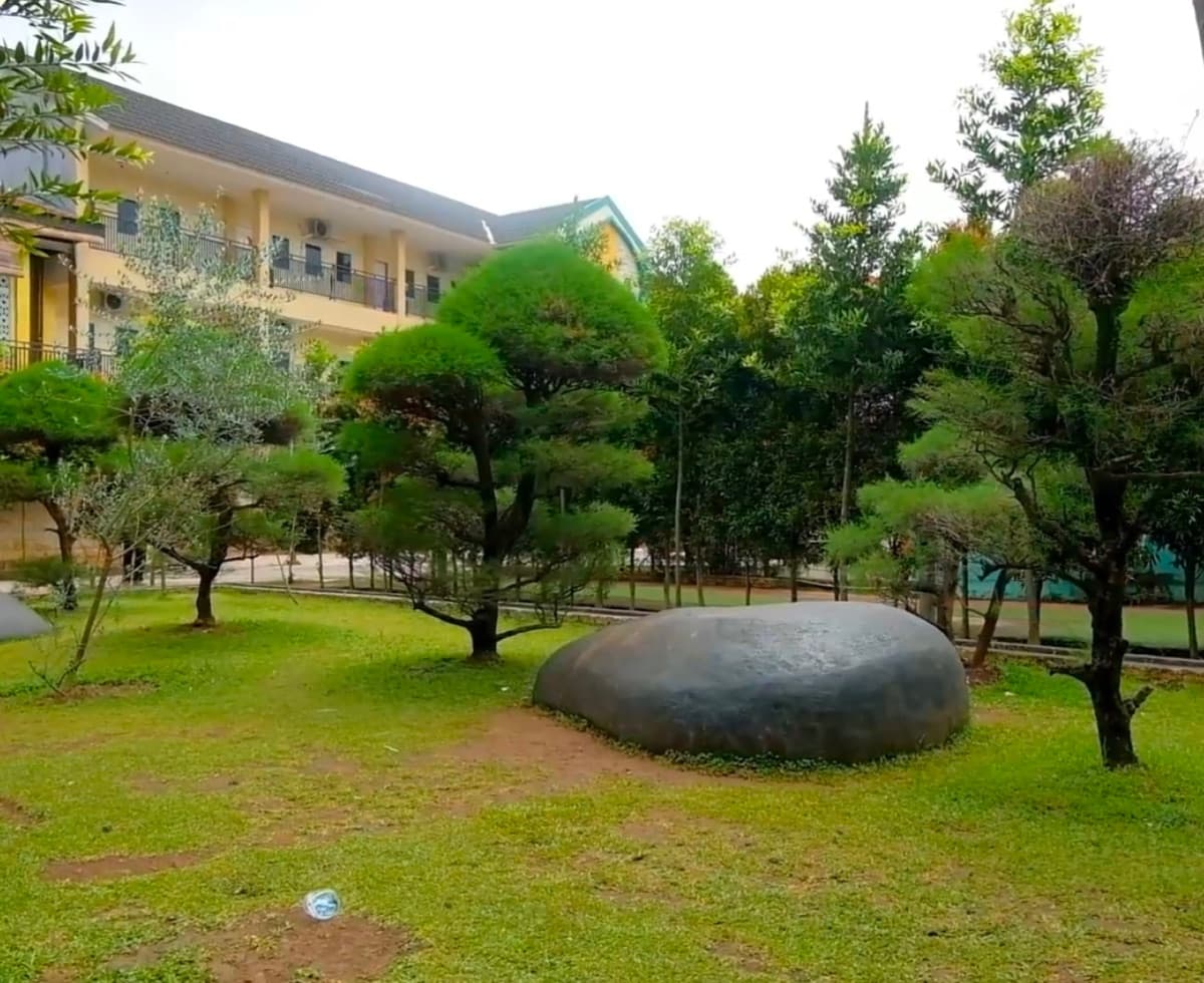 Lingkungan kampus Yayasan Al Ihsan Kebagusan